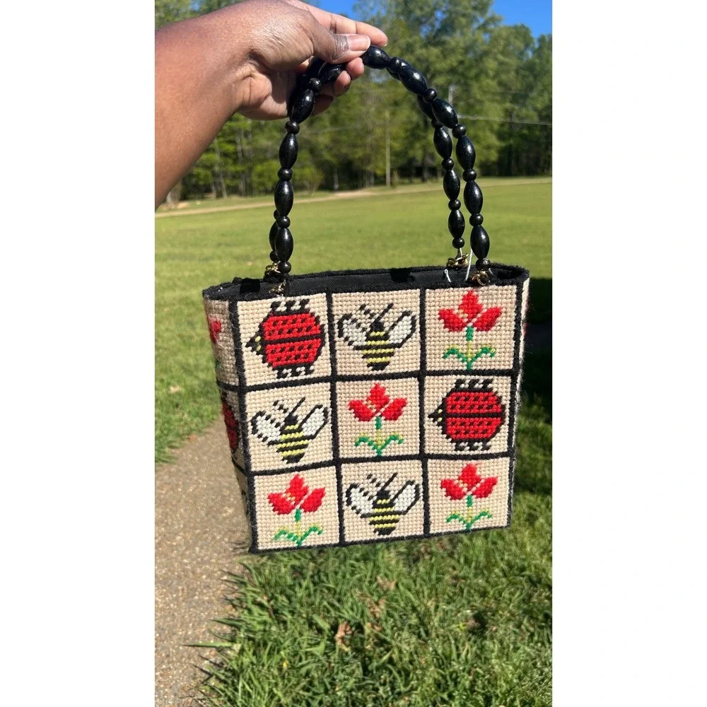 Needlepoint Tote Bag Womens Medium Cream vintage Ladybug‎ Bee Floral purse